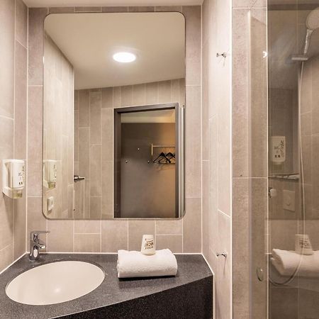 B&B Hotel Duesseldorf-Airport Ngoại thất bức ảnh